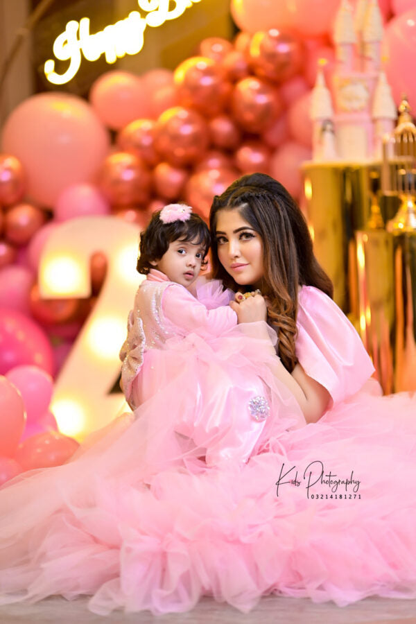 Queen Shades of Blush