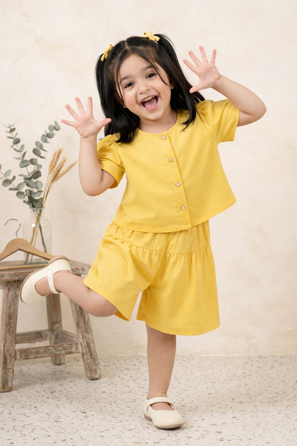 Yellow Chic