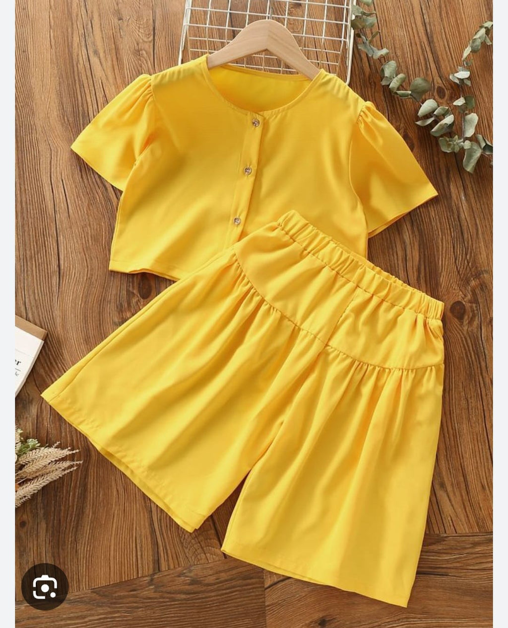 Yellow Chic