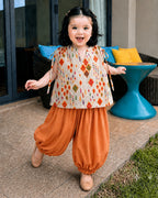 Pozy Chic with balloon pant
